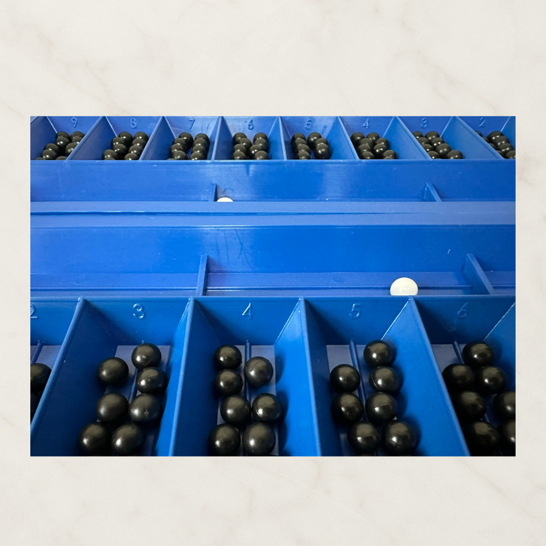 Dokuz Korgool (Dokuz Kumalak) Plastik Oyun Takımı Uluslararası Standartlarda, Dayanıklı ve Eğitim İçin İdeal