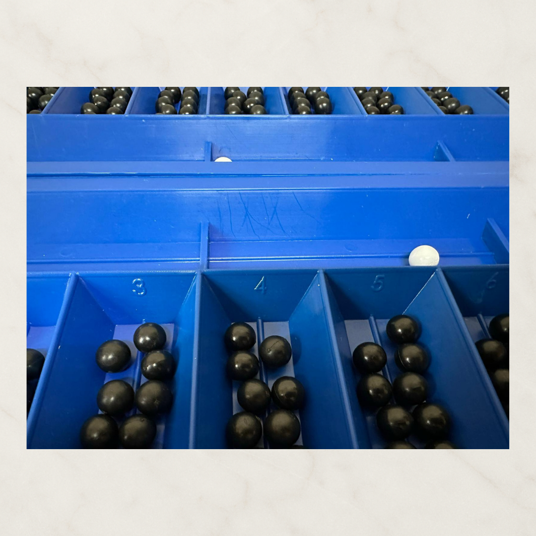 Dokuz Korgool (Dokuz Kumalak) Plastik Oyun Takımı Uluslararası Standartlarda, Dayanıklı ve Eğitim İçin İdeal